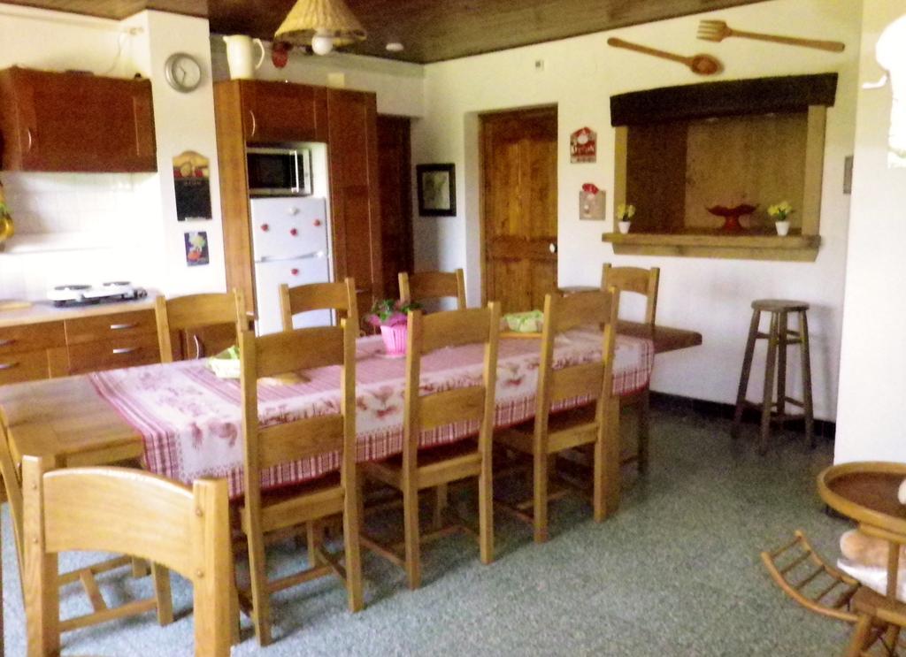 Chambre D'Hotes La Haie Fleurie Chevillard Esterno foto